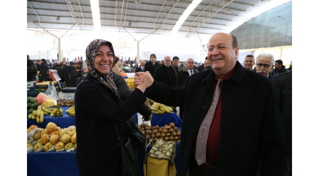 Başkan Özakcan Fatih Kapalı Pazar Yeri'ni ziyaret etti