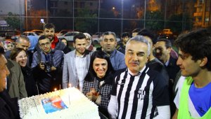 Aydın Büyükşehir Belediye Başkan Adayı Savaş'a sürpriz doğum günü