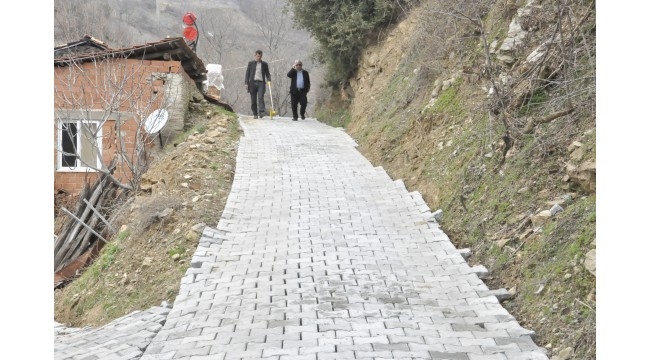 Nazilli Belediyesi Yaylapınar ve Bağcıllı mahallelerinde yolları yeniledi.