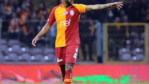 Galatasaray'da iki isim derbiyi kaçıracak