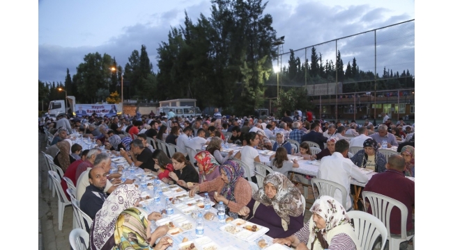 Efeler Belediyesinin iftar buluşmaları İstiklal'de devam etti