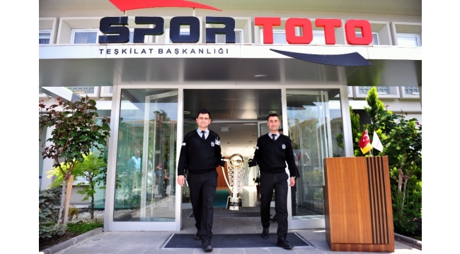 Spor Toto Süper Lig 2018-2019 sezonu şampiyonluk kupası Ankara'da tanıtıldı