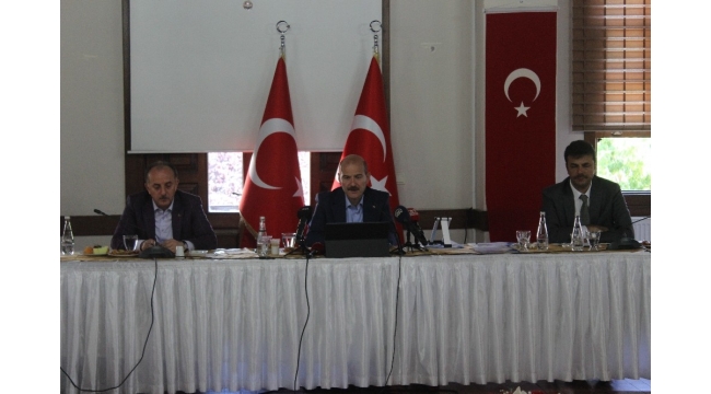 İçişleri Bakanı Süleyman Soylu: "Tunceli'de 5 terörist mağarada kıstırıldı"