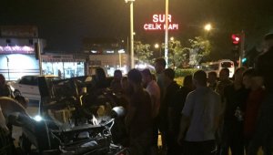 Aydın'da trafik kazası, hurdaya dönen araçtan sapasağlam çıktılar