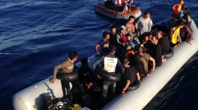 Kuşadası Körfezi'nde 49 kaçak göçmen yakalandı.