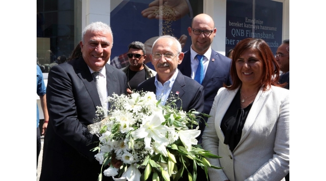 Kılıçdaroğlu, Efeler Belediyesi'ni ilk kez ziyaret etti