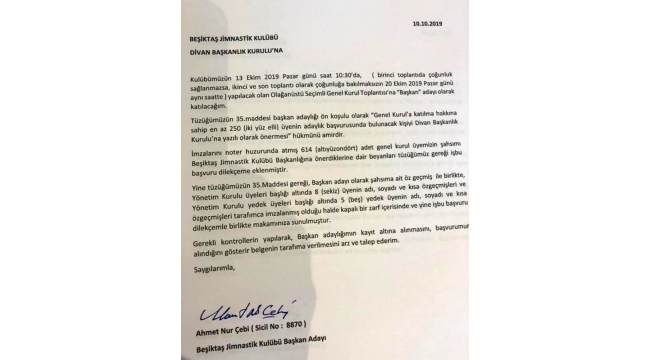 Beşiktaş'ta Ahmet Nur Çebi adaylık için listesini teslim etmek üzere kulübe geldi.