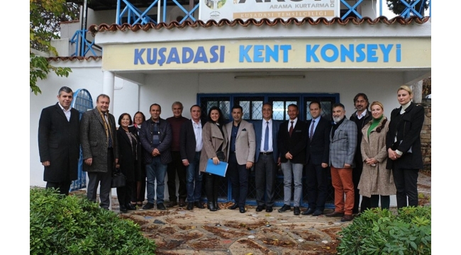 CHP Aydın Milletvekili Bülent Tezcan'dan Kuşadası'nda kurum ziyaretleri