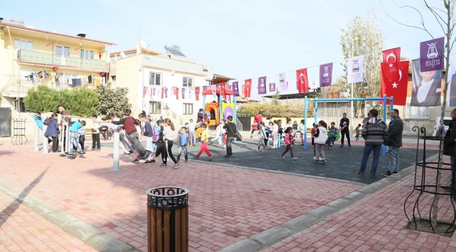 Efeler Belediyesi'nden Ovaeğmir'e çocuk parkı