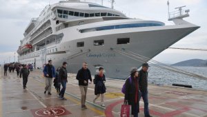 Kuşadası Limanı, 2019 sezonunun son kruvaziyer gemisini ağırladı
