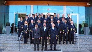 Rektör Aldemir,Türk Hava Yolları Uçuş Akademisi mezuniyet törenine katıldı.
