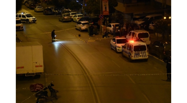 İzmir'de silahlı saldırının ortasında kalan 2 kişi öldü