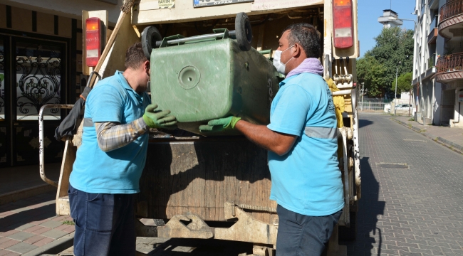  Efeler'de bayram öncesi çöp konteynerleri yenilendi