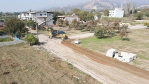 Efeler Belediyesi Umurlu'da yol yenileme çalışmalarını sürdürüyor