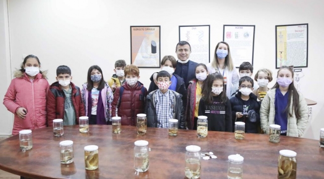 Çocuklar Aydın Büyükşehir Belediyesi Bilim ve Deney Evi'nde yeni keşiflere çıkıyor
