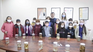 Çocuklar Aydın Büyükşehir Belediyesi Bilim ve Deney Evi'nde yeni keşiflere çıkıyor