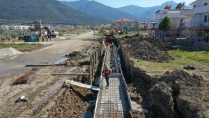 Aydın Büyükşehir Belediyesi'nin Kuşadası'ndaki alt yapı çalışması devam ediyor