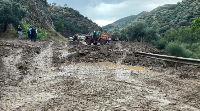  Nazilli'de sağanak yağış nedeniyle kapanan yollara anında müdahale