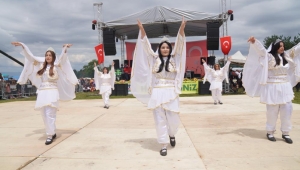  Nazilli Belediyesi Halk Dansları Topluluğu Erbaa festivaline damga vurdu