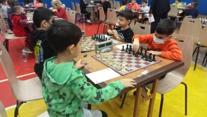  Aydın'da minik satranç şampiyonları ödüllendirildi