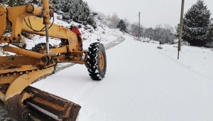  Aydın Büyükşehir Belediyesi ekipleri karla mücadele çalışmalarını sürdürüyor