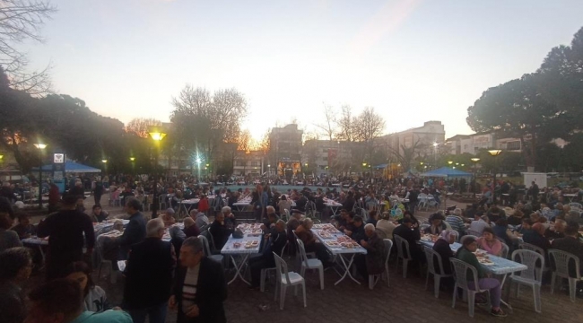 Aydın Büyükşehir’den 9 noktada 15 bin kişilik iftar yemeği