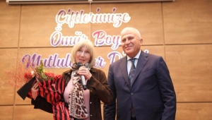 - Ünlü yazar Aydın’da Efeler Belediyesi'nin etkinliğine katıldı