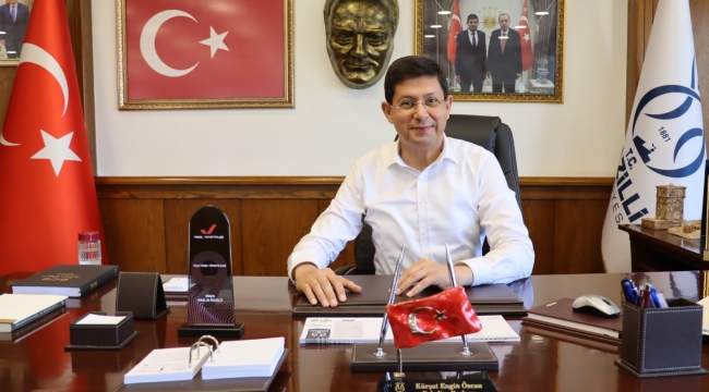 Başkan Özcan; Zafer Bayramımızın 101’nci yılı kutlu olsun..